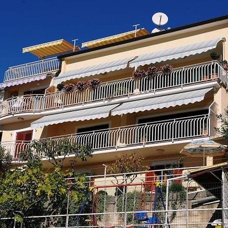 Apartments And Rooms With Parking Space Rabac, Labin - 12368 Bagian luar foto