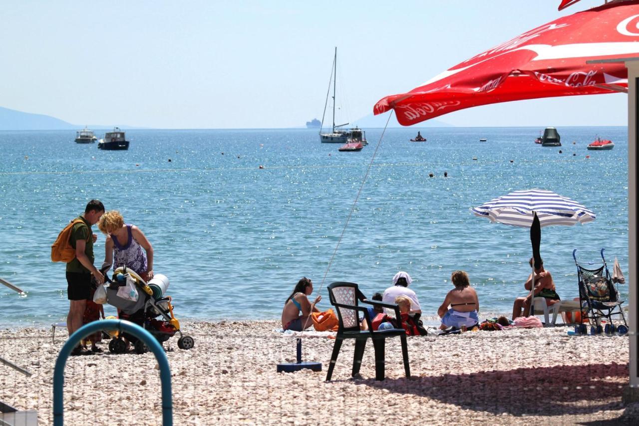 Apartments And Rooms With Parking Space Rabac, Labin - 12368 Bagian luar foto