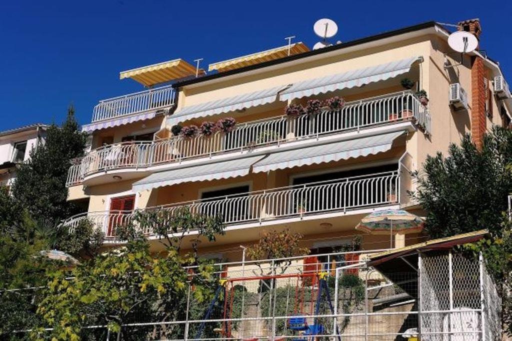 Apartments And Rooms With Parking Space Rabac, Labin - 12368 Bagian luar foto