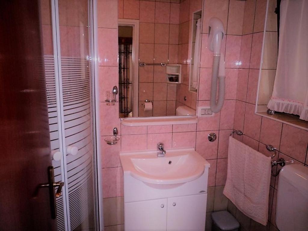 Apartments And Rooms With Parking Space Rabac, Labin - 12368 Bagian luar foto