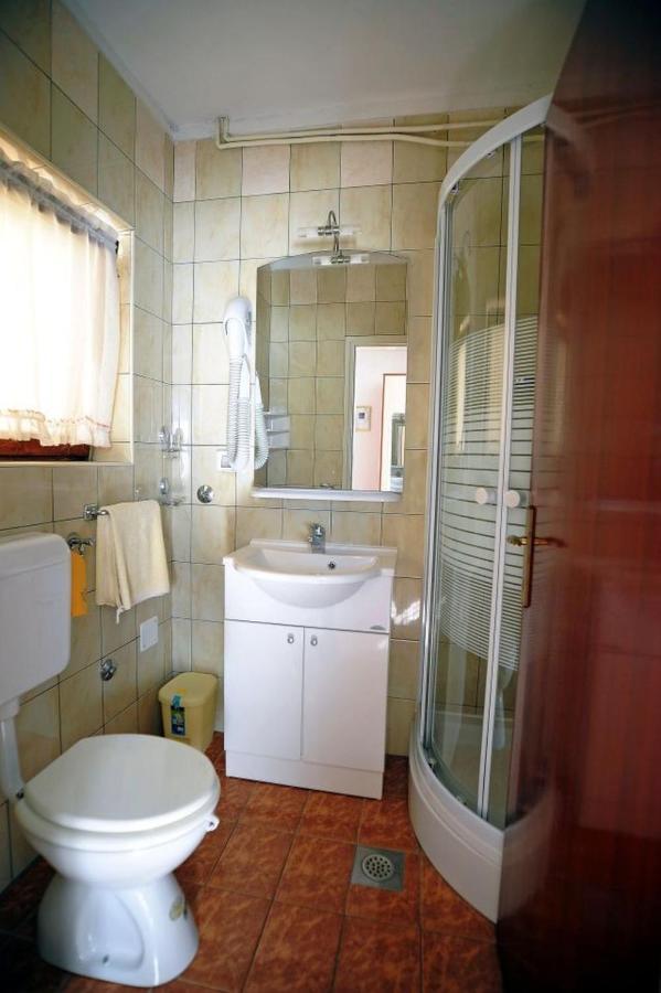 Apartments And Rooms With Parking Space Rabac, Labin - 12368 Bagian luar foto